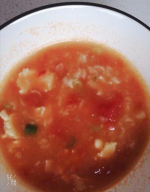 鸡蛋西红柿疙瘩汤~~早餐快手必备，汤汁鲜美，酸甜爽滑，简单易做的做法 步骤3