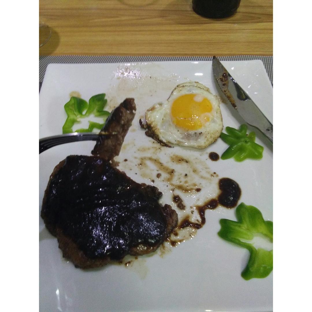 黑胡椒牛排（菲力牛排）—附黑胡椒汁的做法