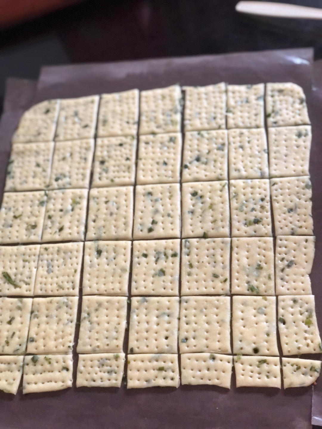 香葱苏打饼干   葱香味浓   酥松无比   无糖低油   养胃减肥  附细节视频