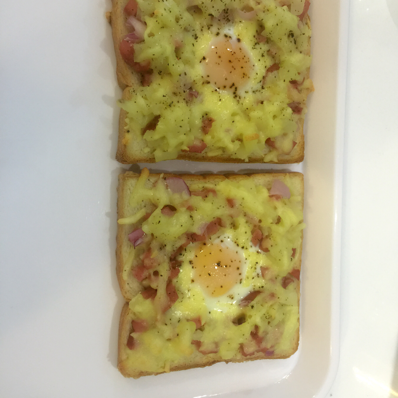 吐司太阳蛋披萨