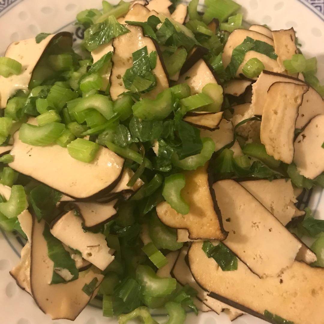 小芹菜炒香干