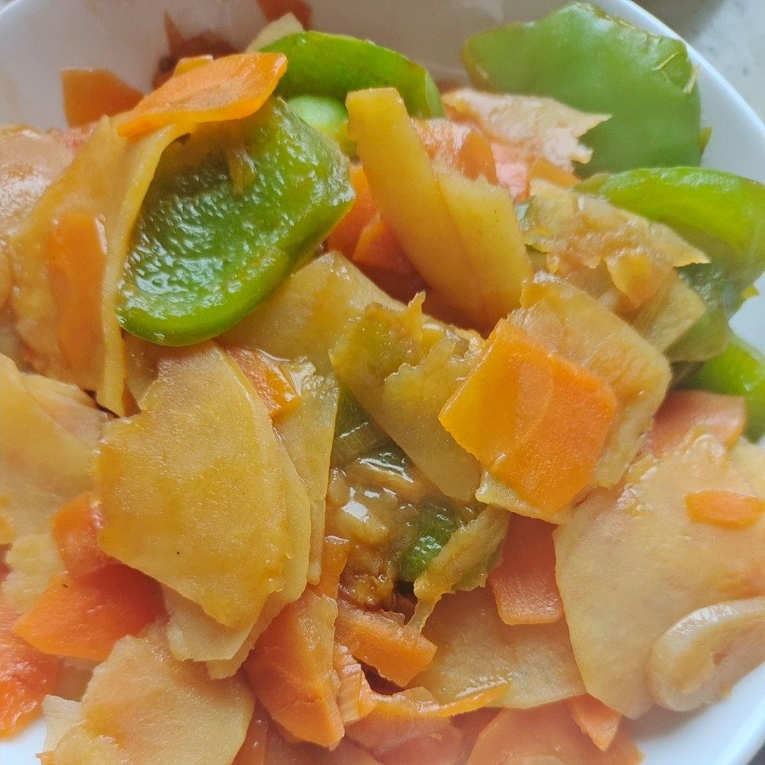 懒人版青椒胡萝卜土豆片