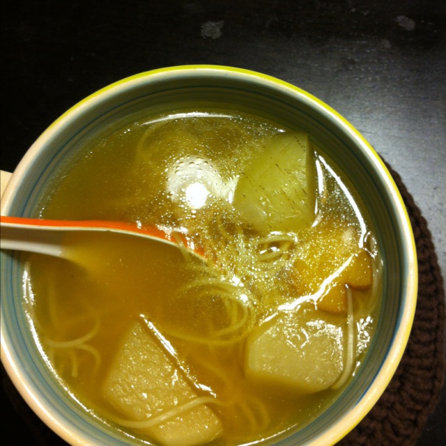 生姜葱须白萝卜汤