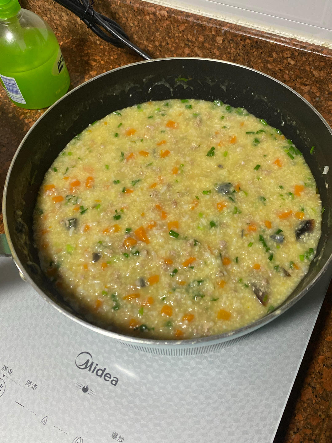 皮蛋瘦肉粥(经典粤菜)