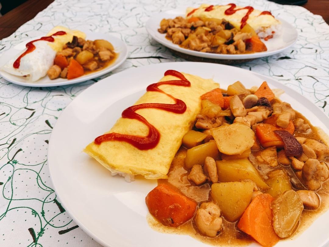 日式咖喱鸡蛋包饭