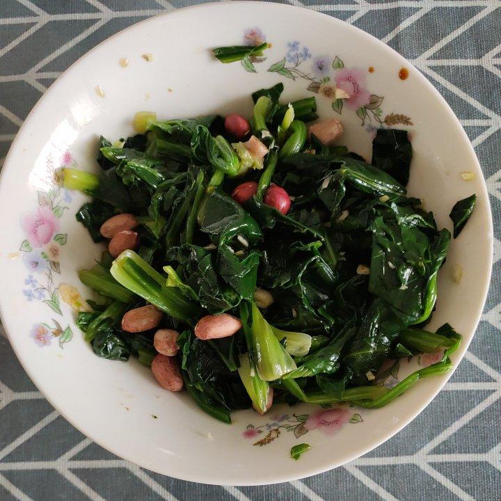 凉拌花生米菠菜