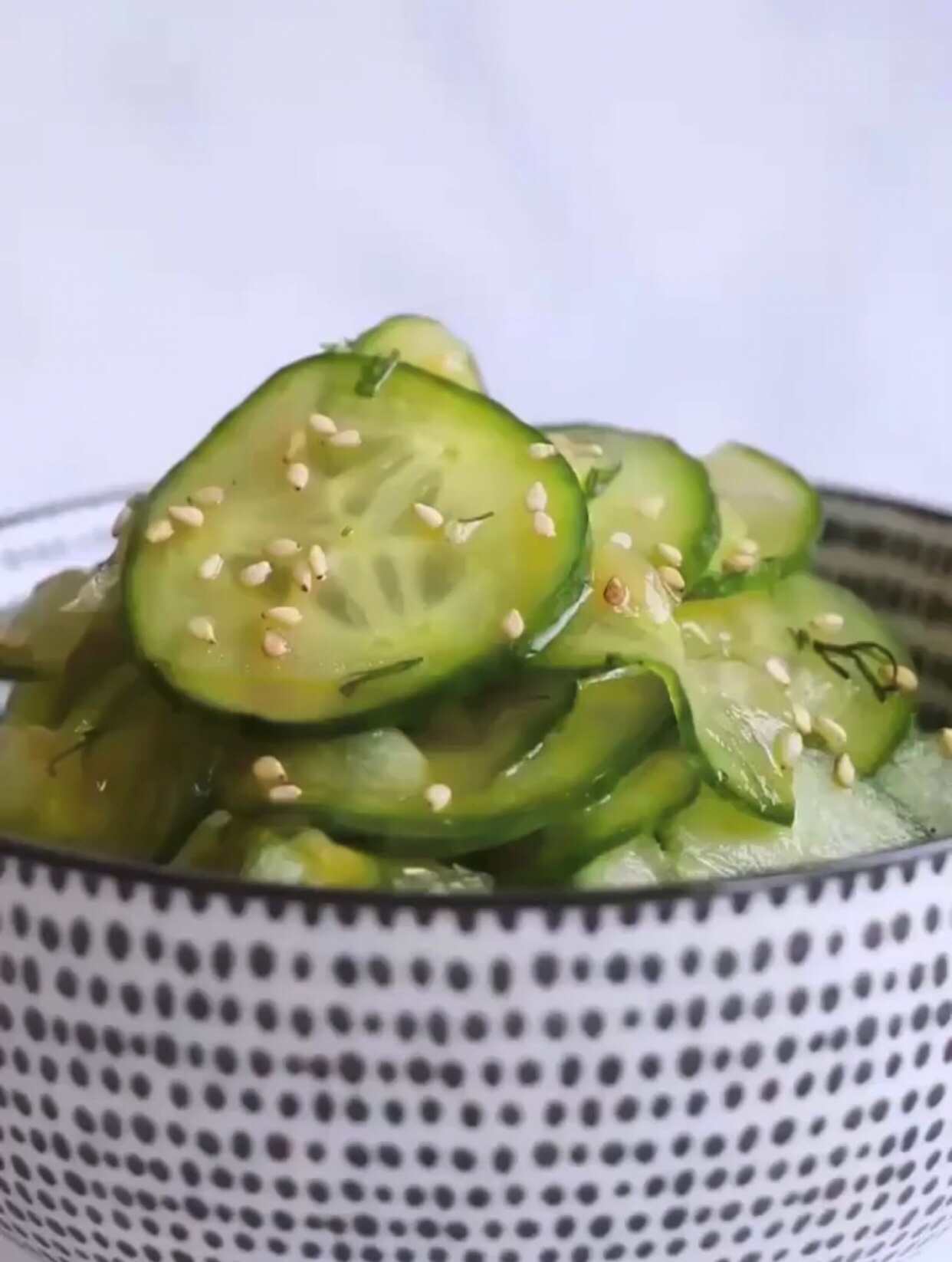 特别简单又好吃的青瓜芝麻小菜的做法