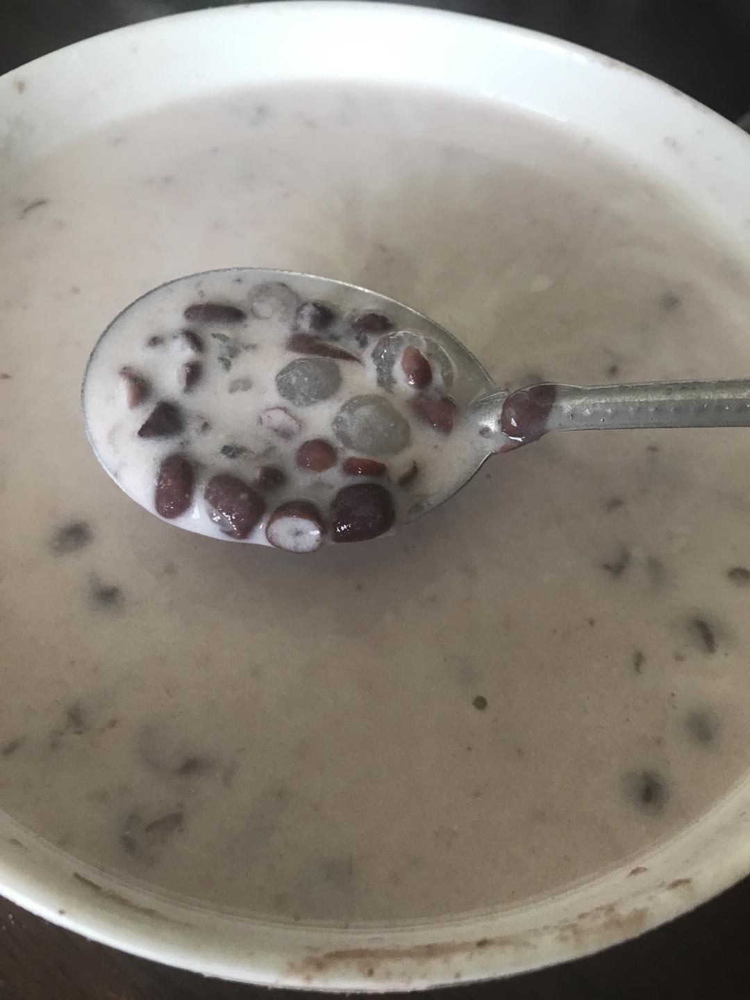 红豆牛奶西米露