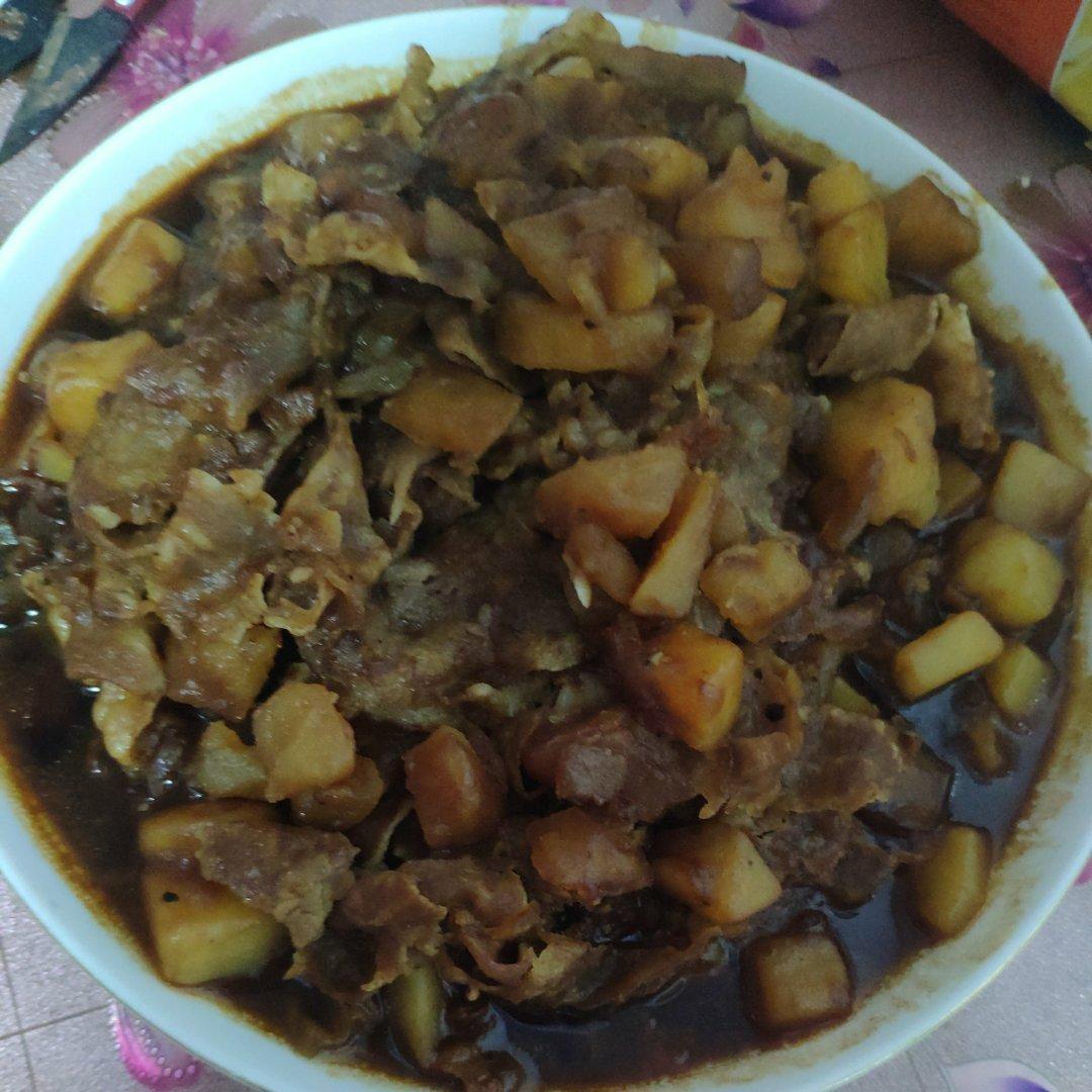 好吃到舔碗底的土豆肥牛拌饭