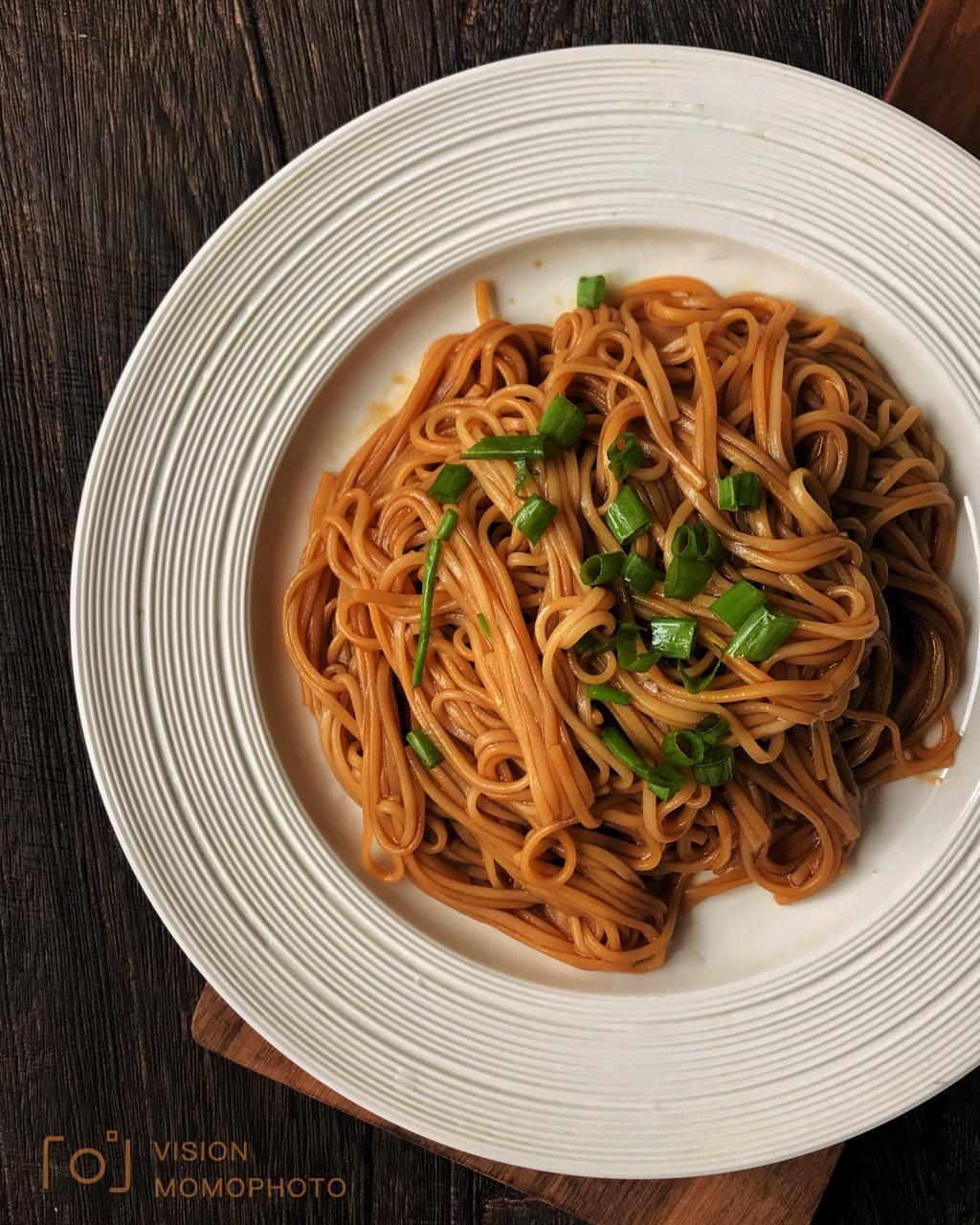 葱油拌面Spring Onion Noodles