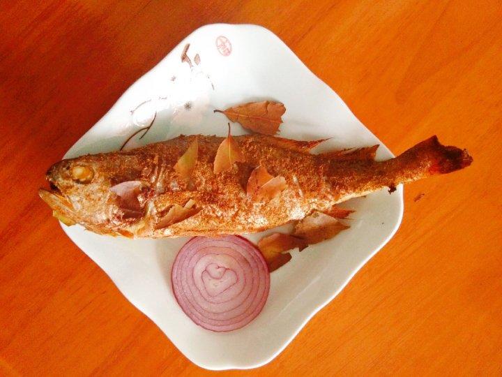 迷迭香烤黄花鱼