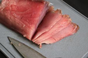 【The minnow kitchen】盐渍金枪 （Tuna gravlax）的做法 步骤7