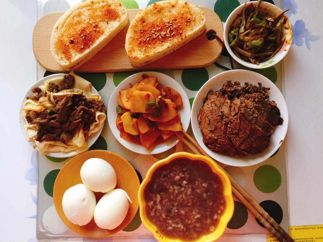 每天，叫醒我的是早餐