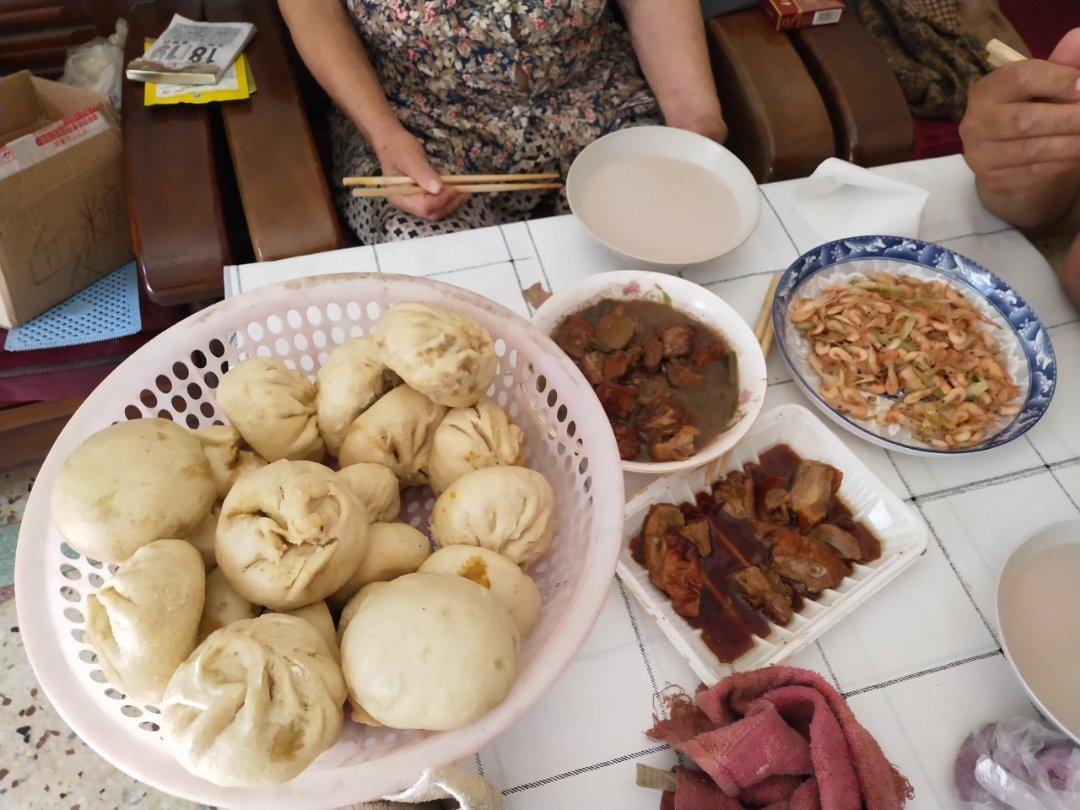 胡萝卜木耳鸡蛋素包子