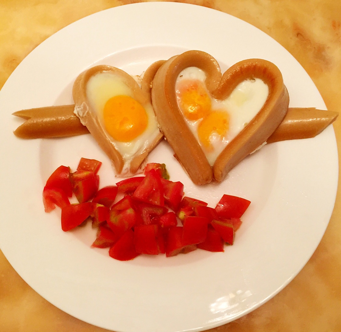 婷yan蜜语~做的心形香肠荷包蛋