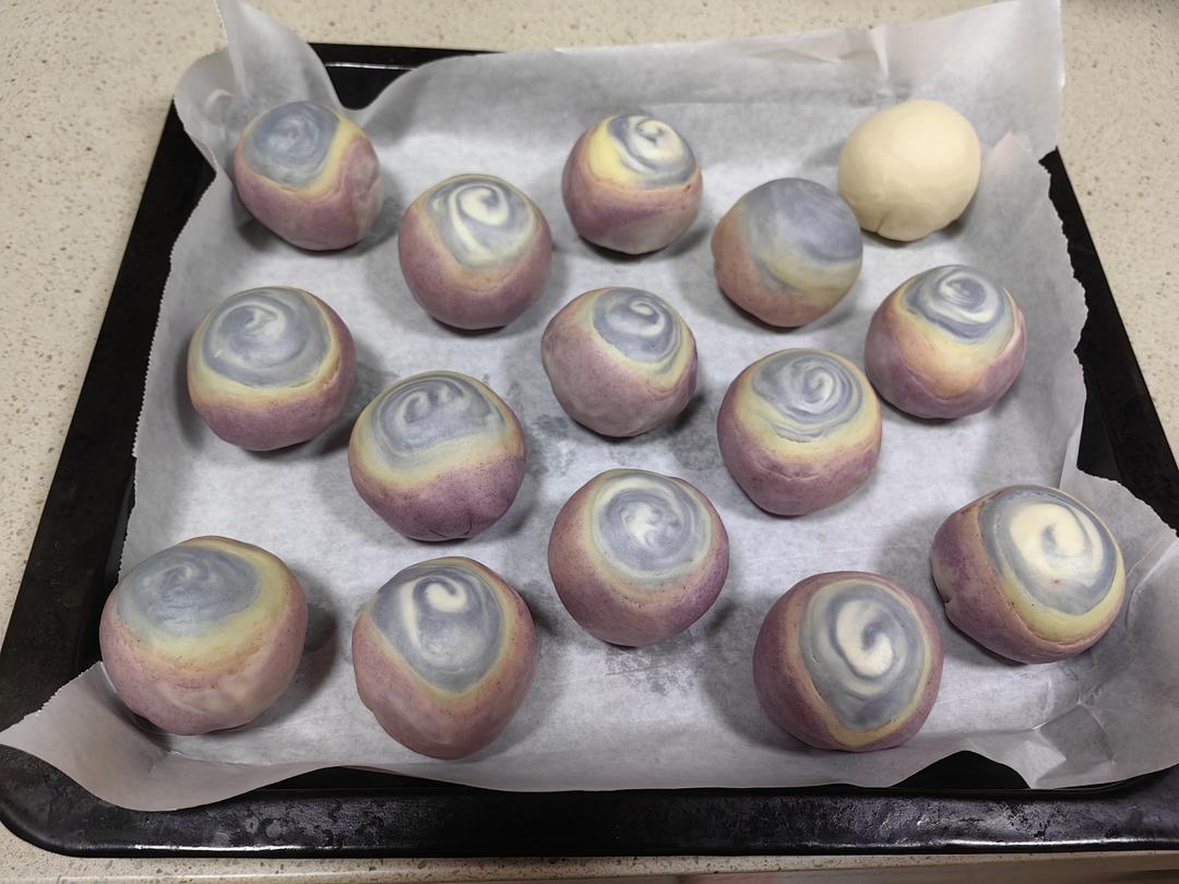 彩虹渐变蛋黄酥（无需揉出膜）