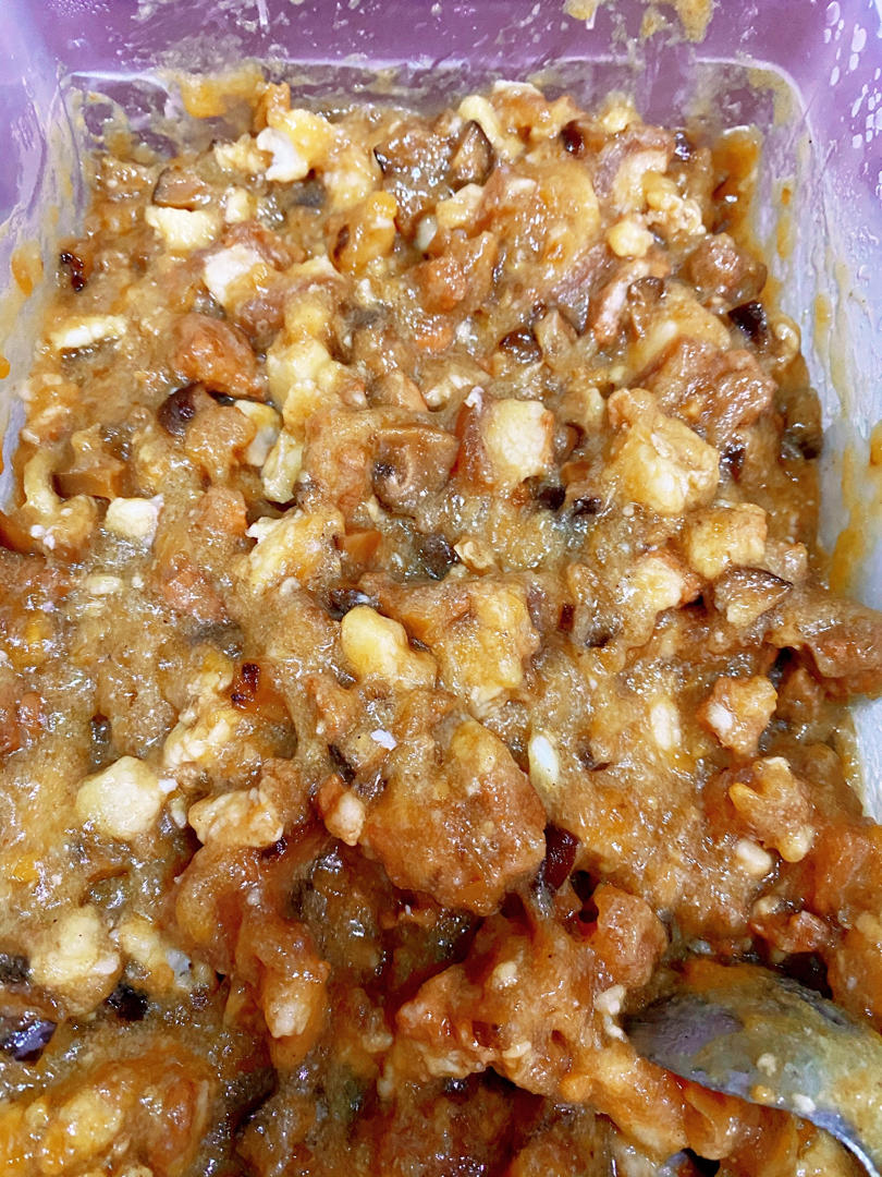 云朵般松软爆浆蜜汁叉烧包