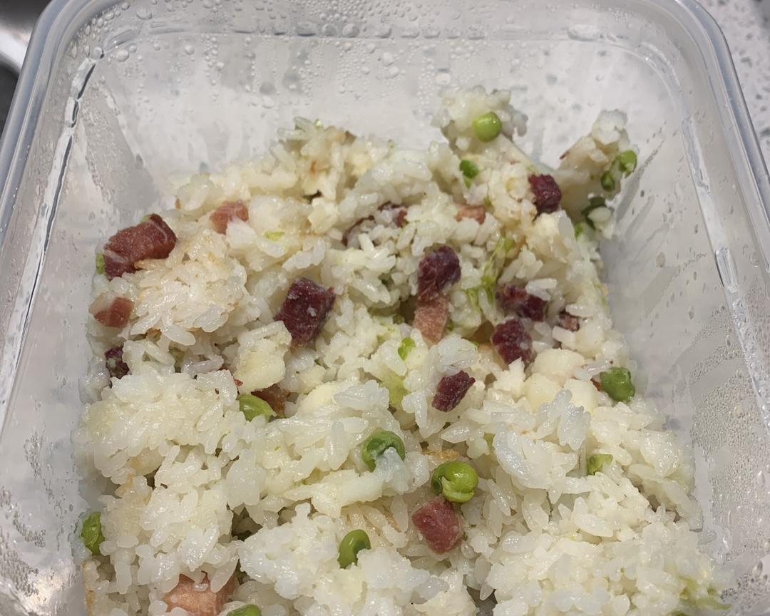 火腿豆闷饭的做法