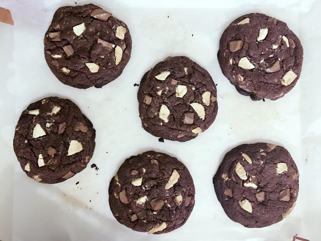 三重巧克力曲奇饼干 Triple Chocolate Cookies