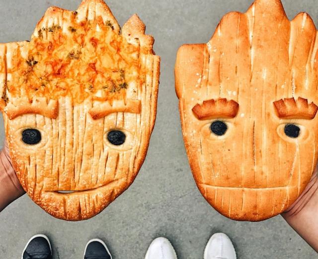 复刻迪士尼乐园的格鲁特树人芝士香葱面包 I'm Groot Bread的做法
