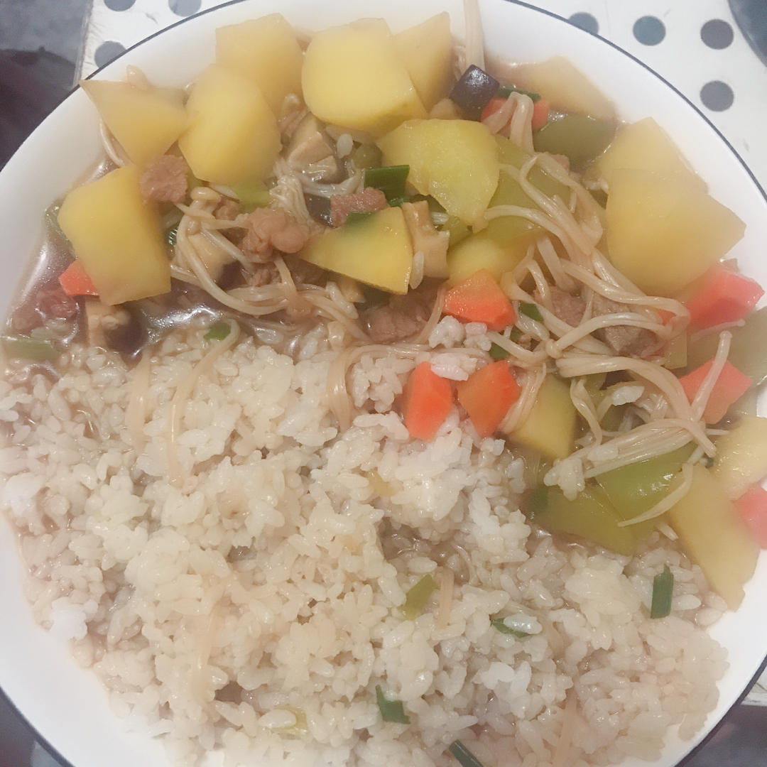 好吃到舔碗底的土豆肥牛拌饭