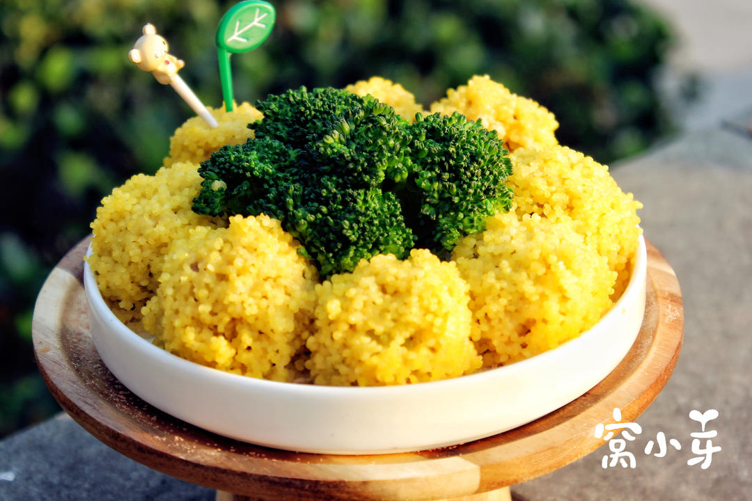 宝宝辅食： 小米芹菜肉丸子的做法
