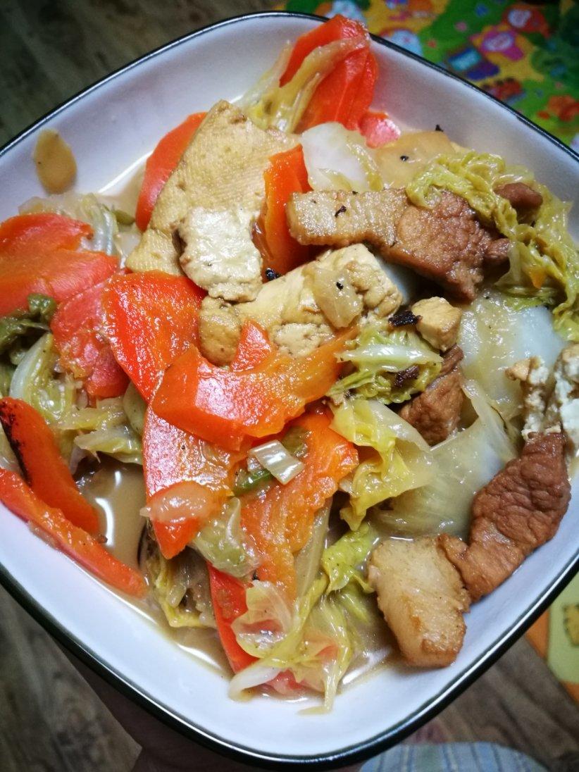 五花肉炖白菜豆腐
