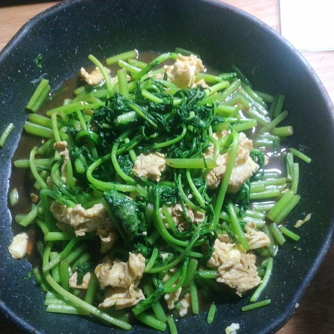 茼蒿炒鸡蛋
