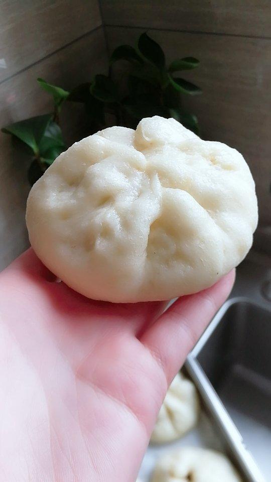 松软多汁的肉包子