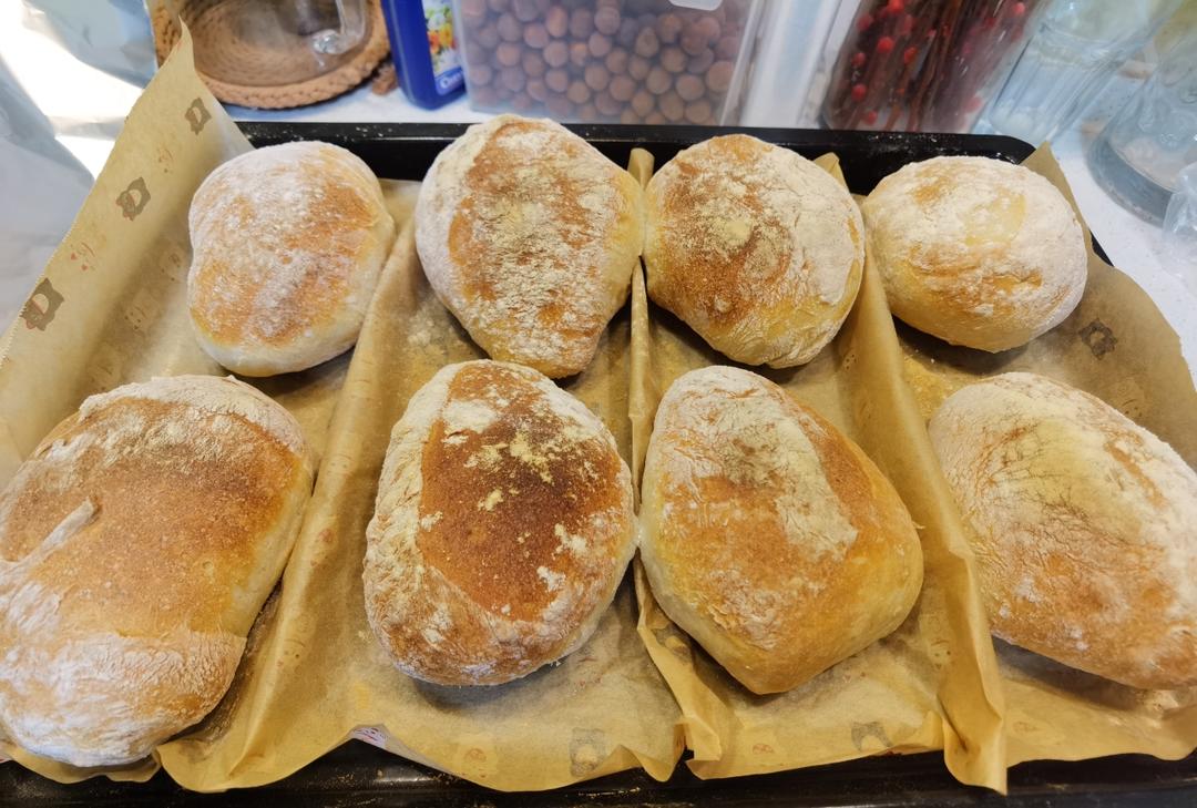 恰巴塔面包  Ciabatta