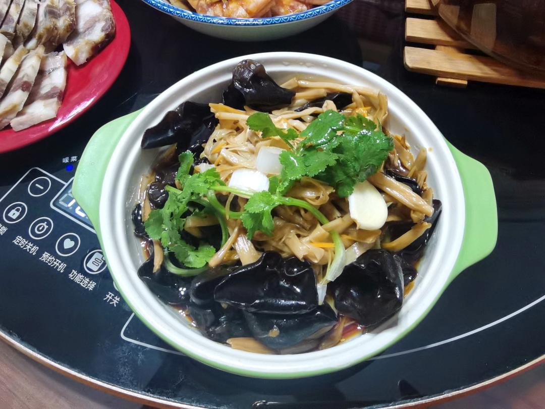 家常菜～木耳黄花菜炒肉