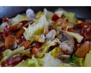 夏日超鲜蛤蜊腊味汤的做法 步骤8