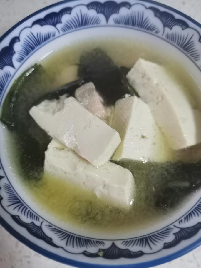 三文鱼味增汤（超级简单又美味）
