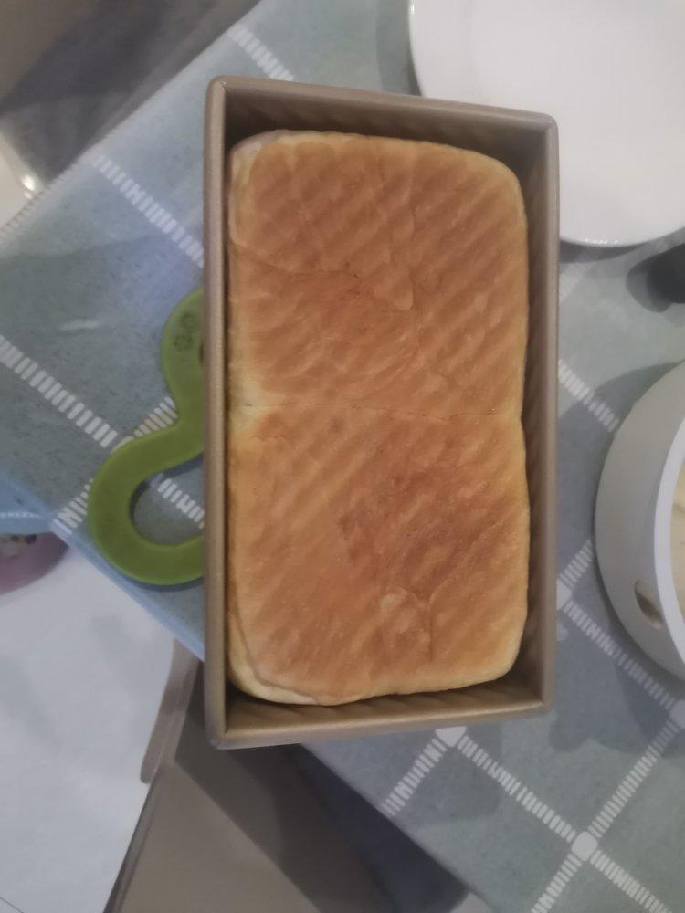 用烤箱自己做面包--手工牛奶吐司面包