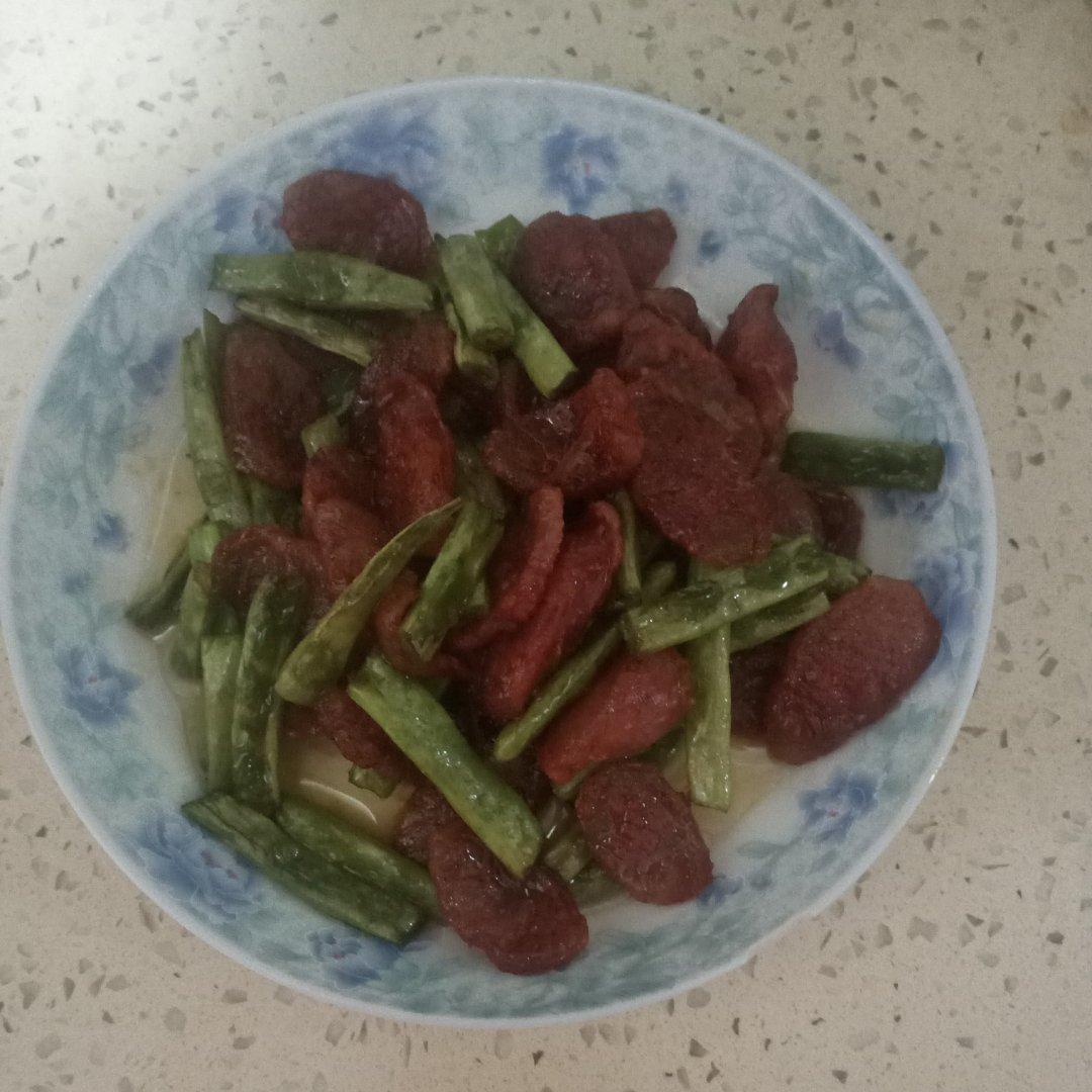 腊肠干煸四季豆