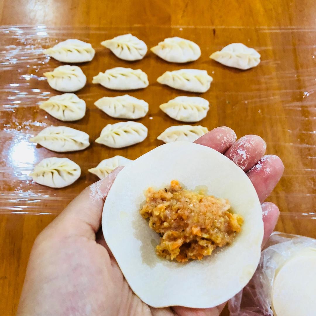 鲜掉眉毛的 三鲜水饺~
