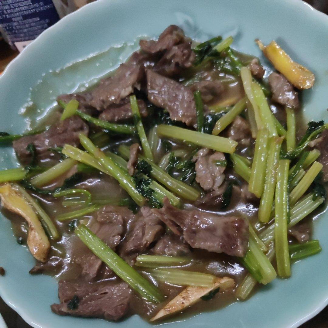 芹菜炒牛肉