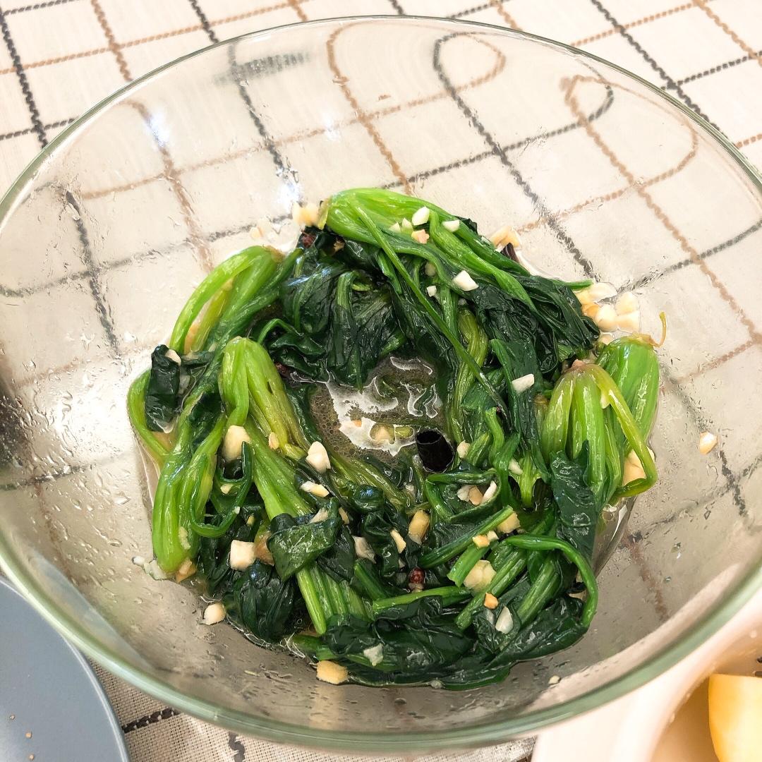 凉拌菠菜(家传秘方)