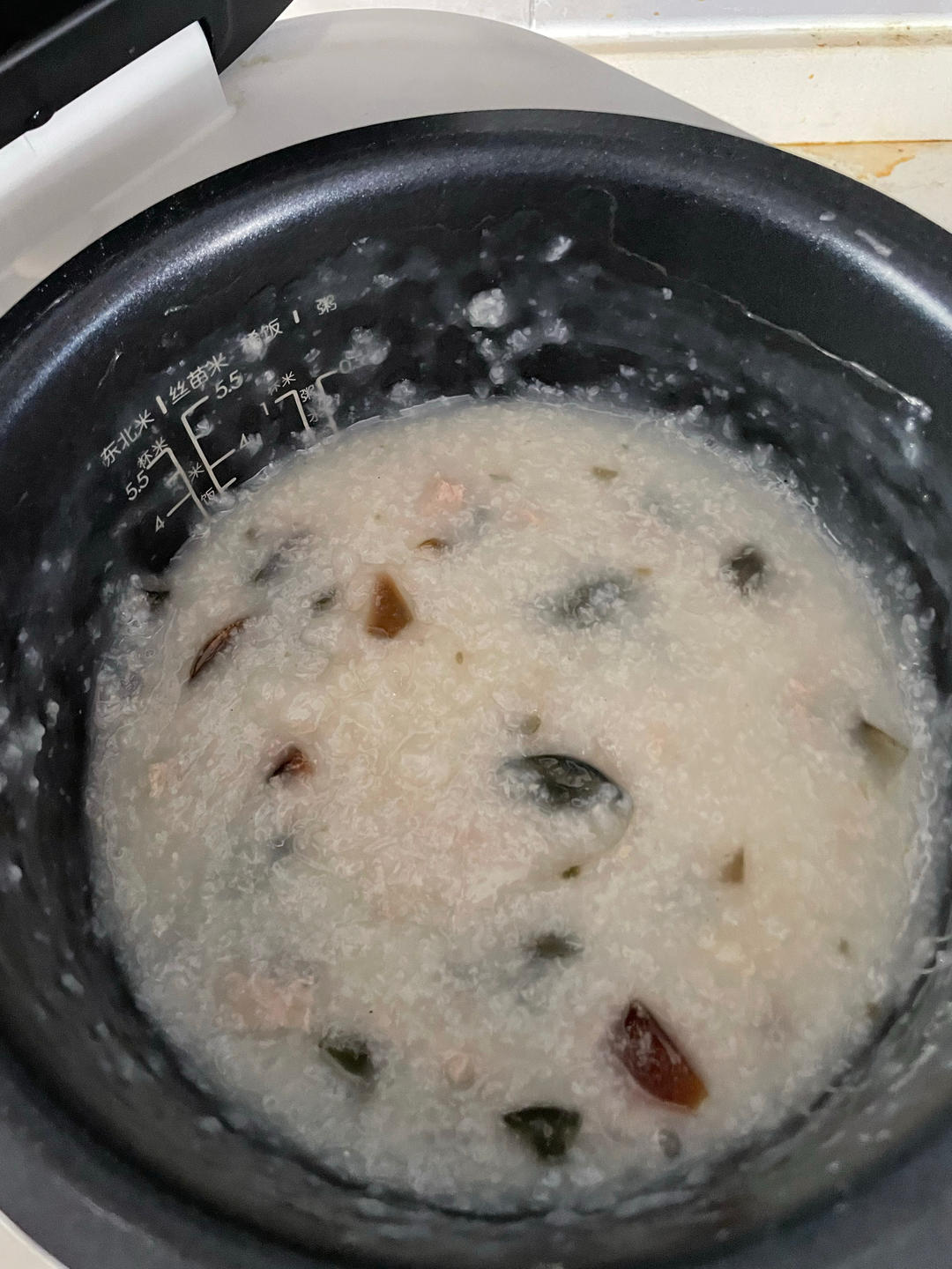 十五分钟快手之香滑皮蛋瘦肉粥(附五分钟电饭煲电压力锅更快捷方法)