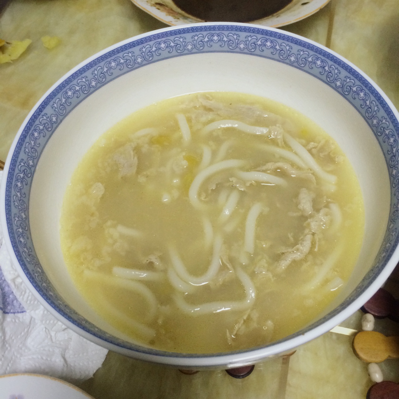 金灿灿的酸汤肥牛