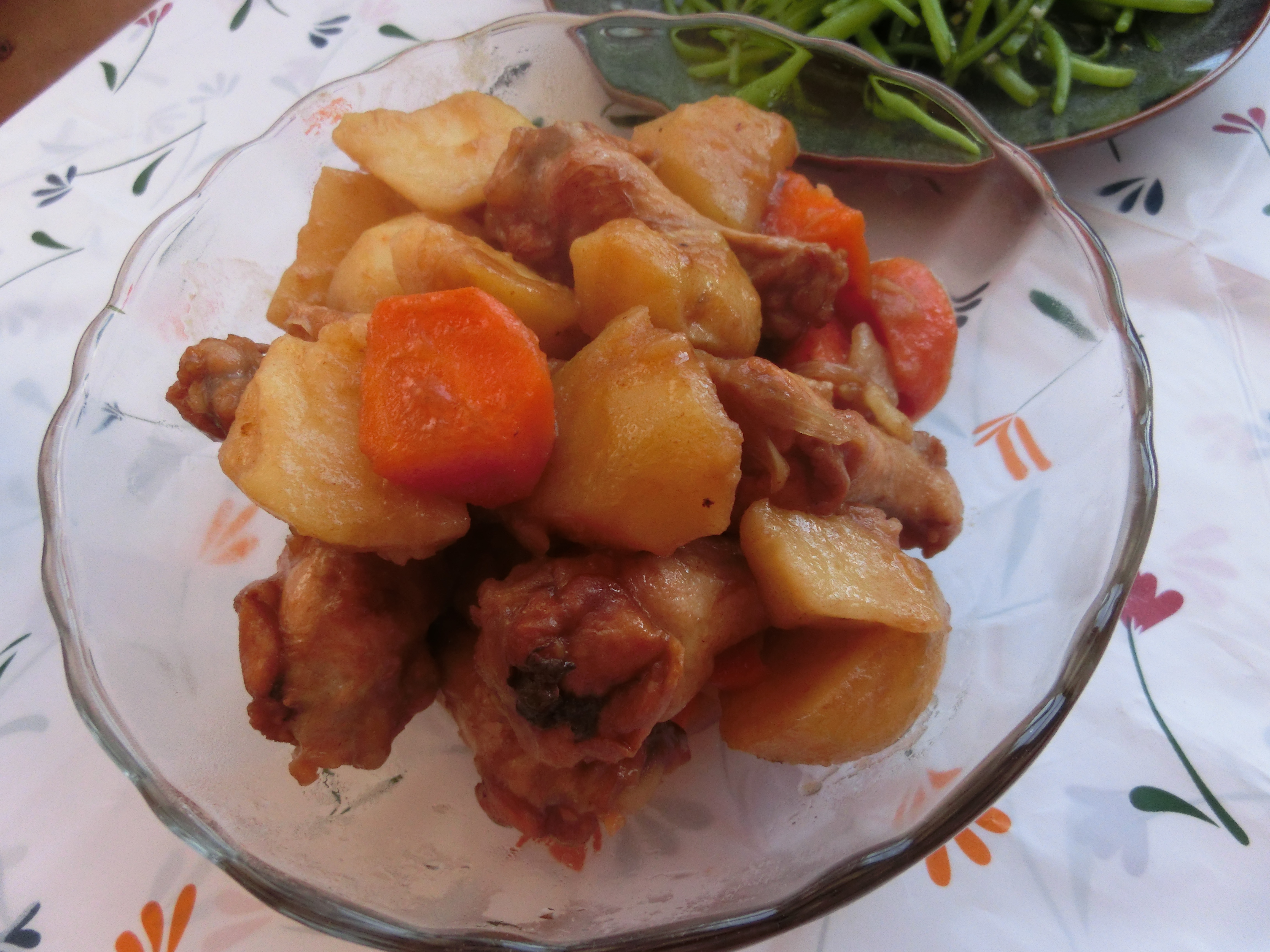 土豆炖翅根