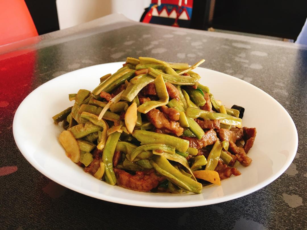 贡菜红椒段炒肉丝