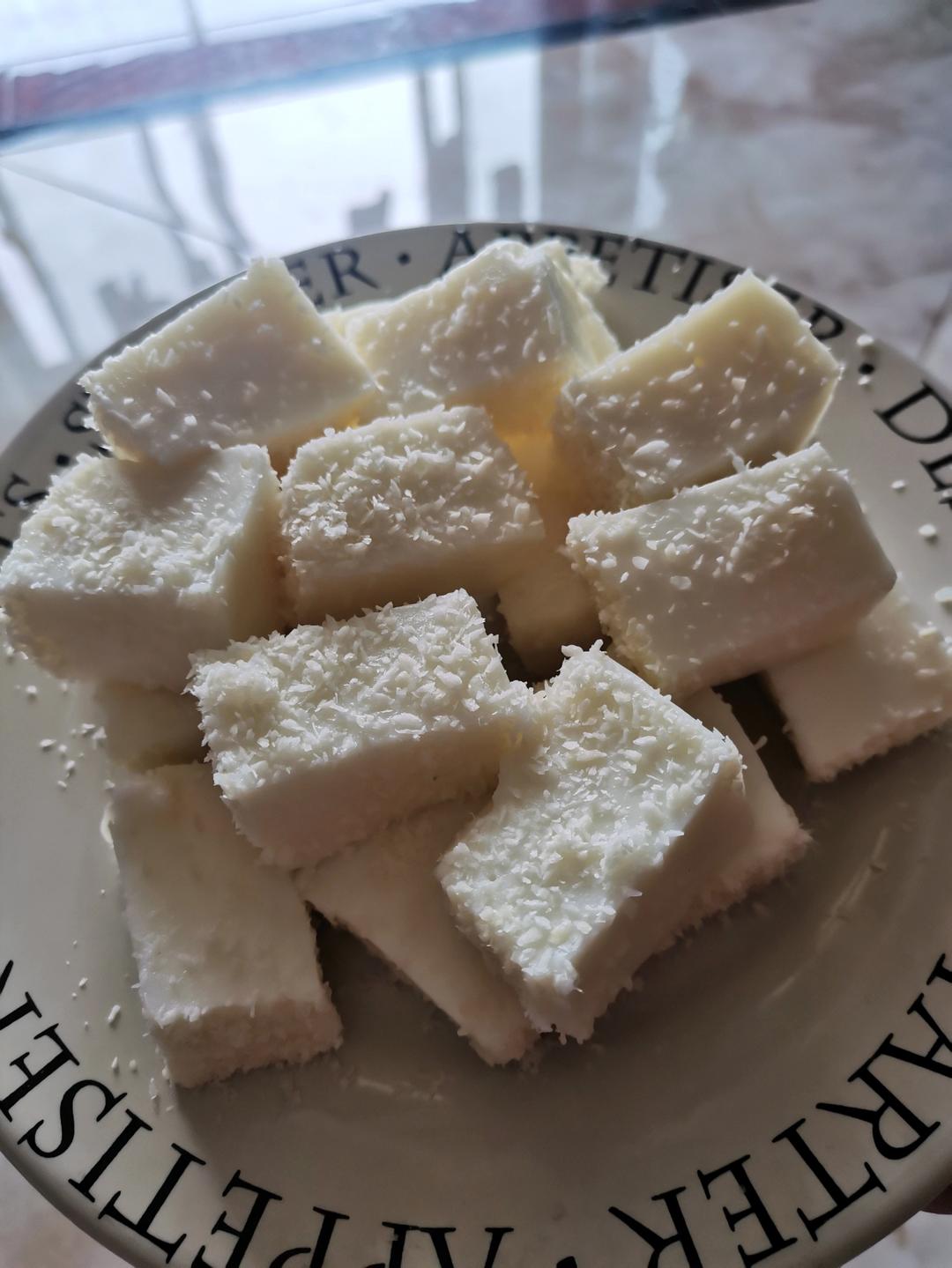 （只需4种材料)牛奶小方