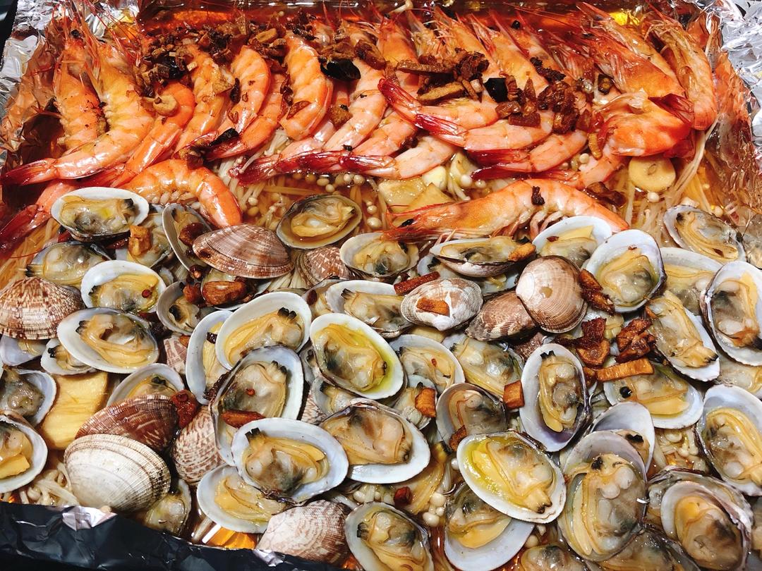 蒜蓉金针菇烤花蛤虾