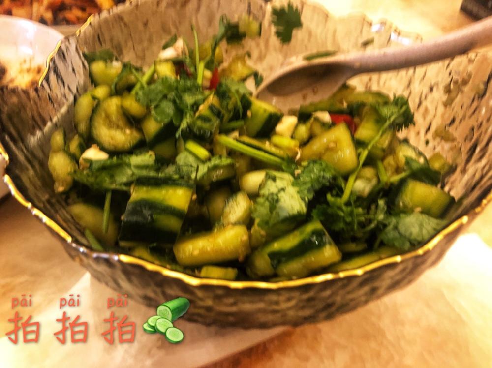 超级好吃的凉拌拍黄瓜