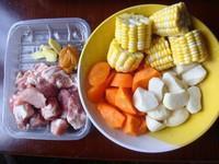 玉米马蹄排骨汤的做法 步骤1