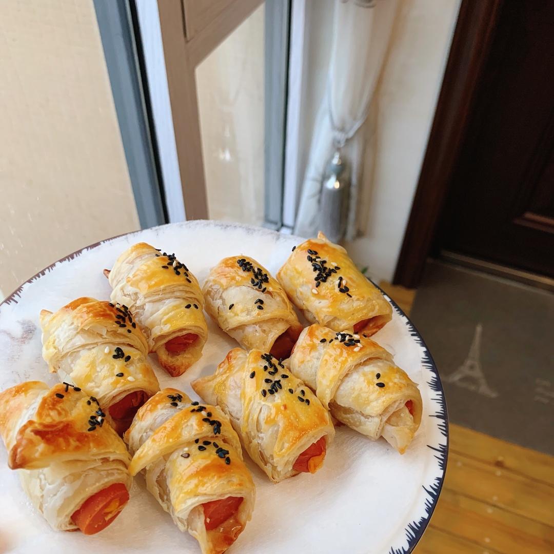 香肠酥皮卷：手抓饼皮还能这样吃，不用和面快速搞定早餐