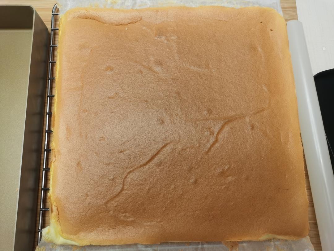 胖乎乎奶油芒果卷/不开裂不掉皮全过程详细图解烘焙视频/蛋糕篇6：「厚卷」