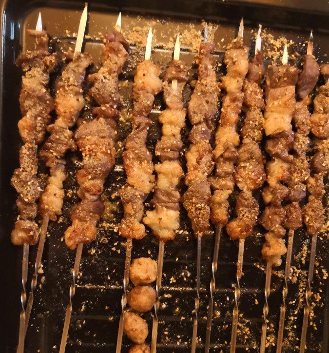羊肉串用家里烤箱烤出明火烧烤的味道！