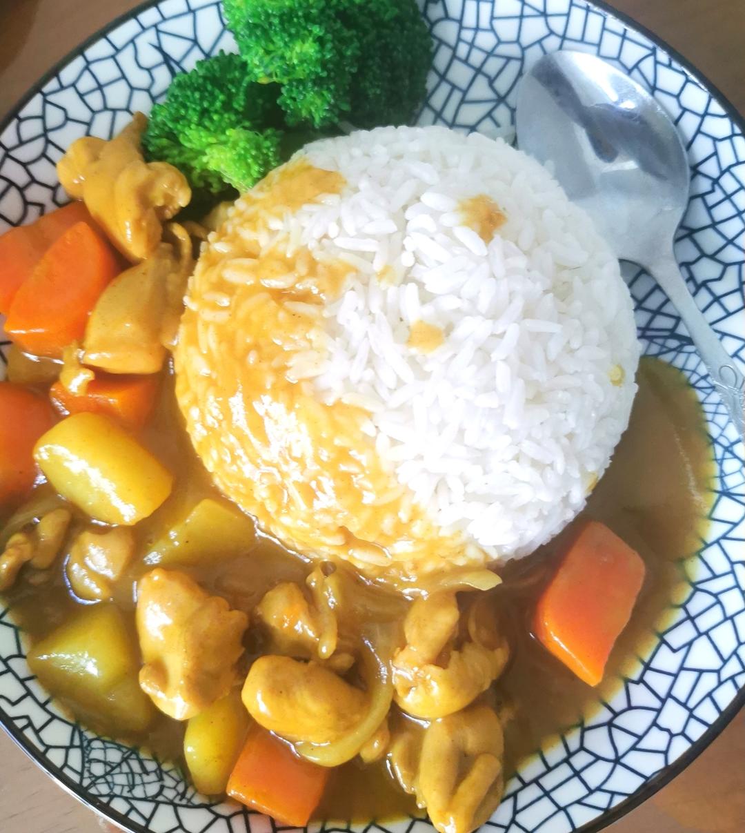 咖喱鸡肉饭（新手也能一次成功）